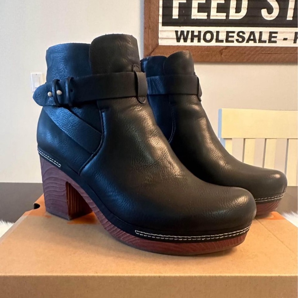 Korks SZ 9 Clog Boots